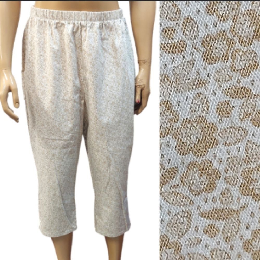 St John's Bay Pull On Neutral Tones Floral Cropped Pants Capris Clam Diggers